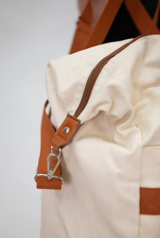 Lila Duffle Bag in Cream