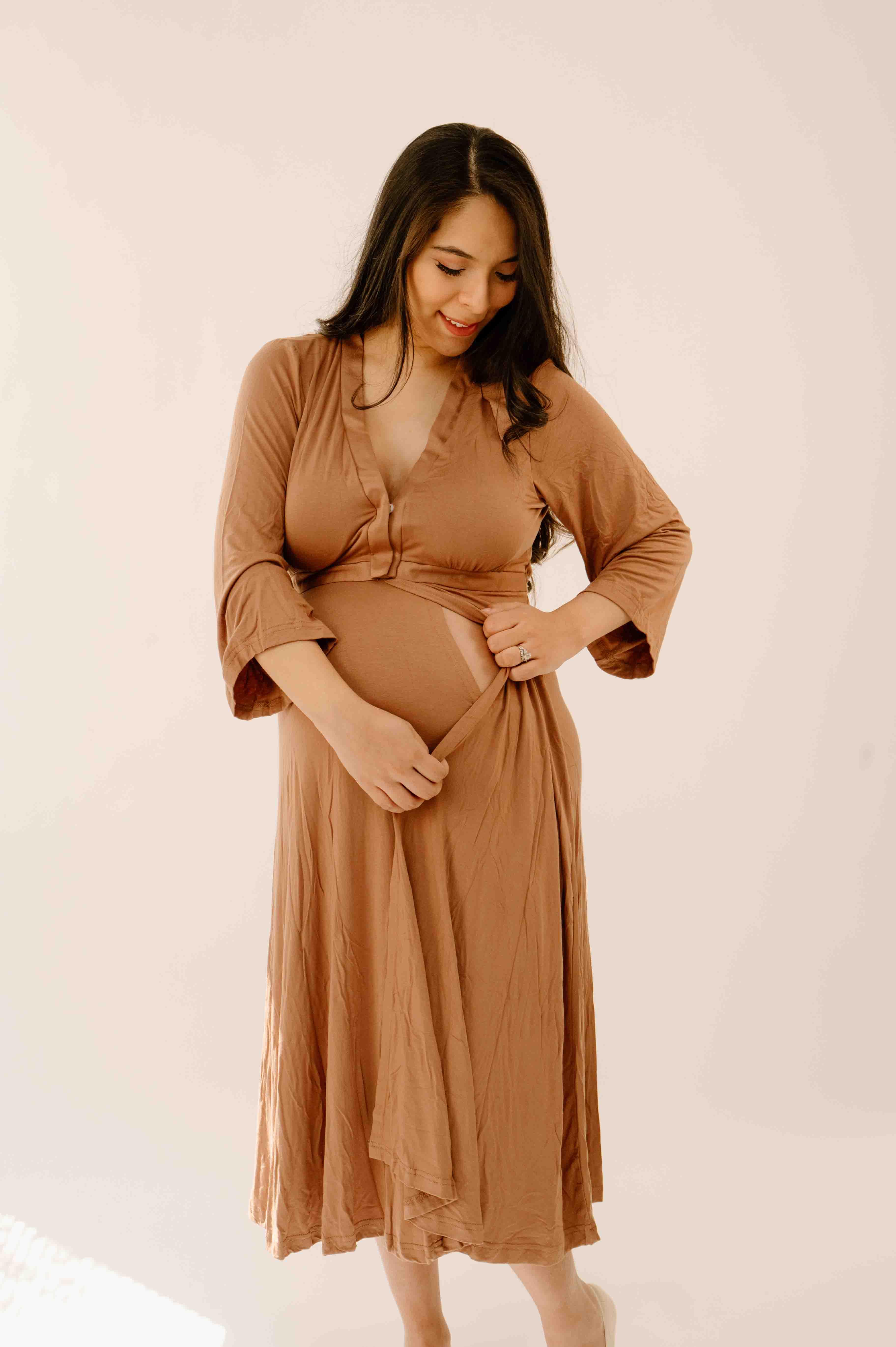 Lila Labor & Postpartum Gown in Caramel